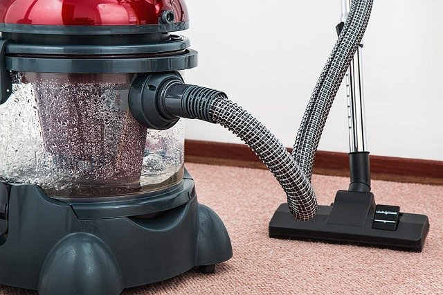 Robot vacuum cleaner